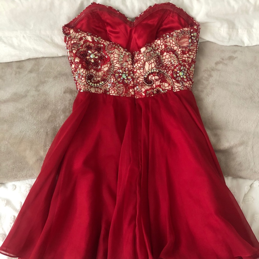 PROM / GRAD DRESS - Picture 3 of 5